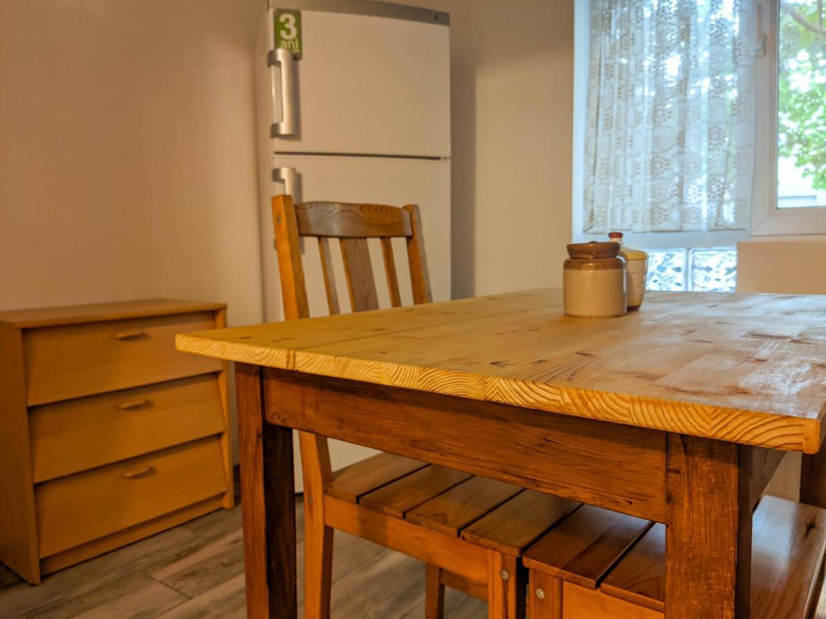 טימישוארה Moss'S Economy Studio מראה חיצוני תמונה